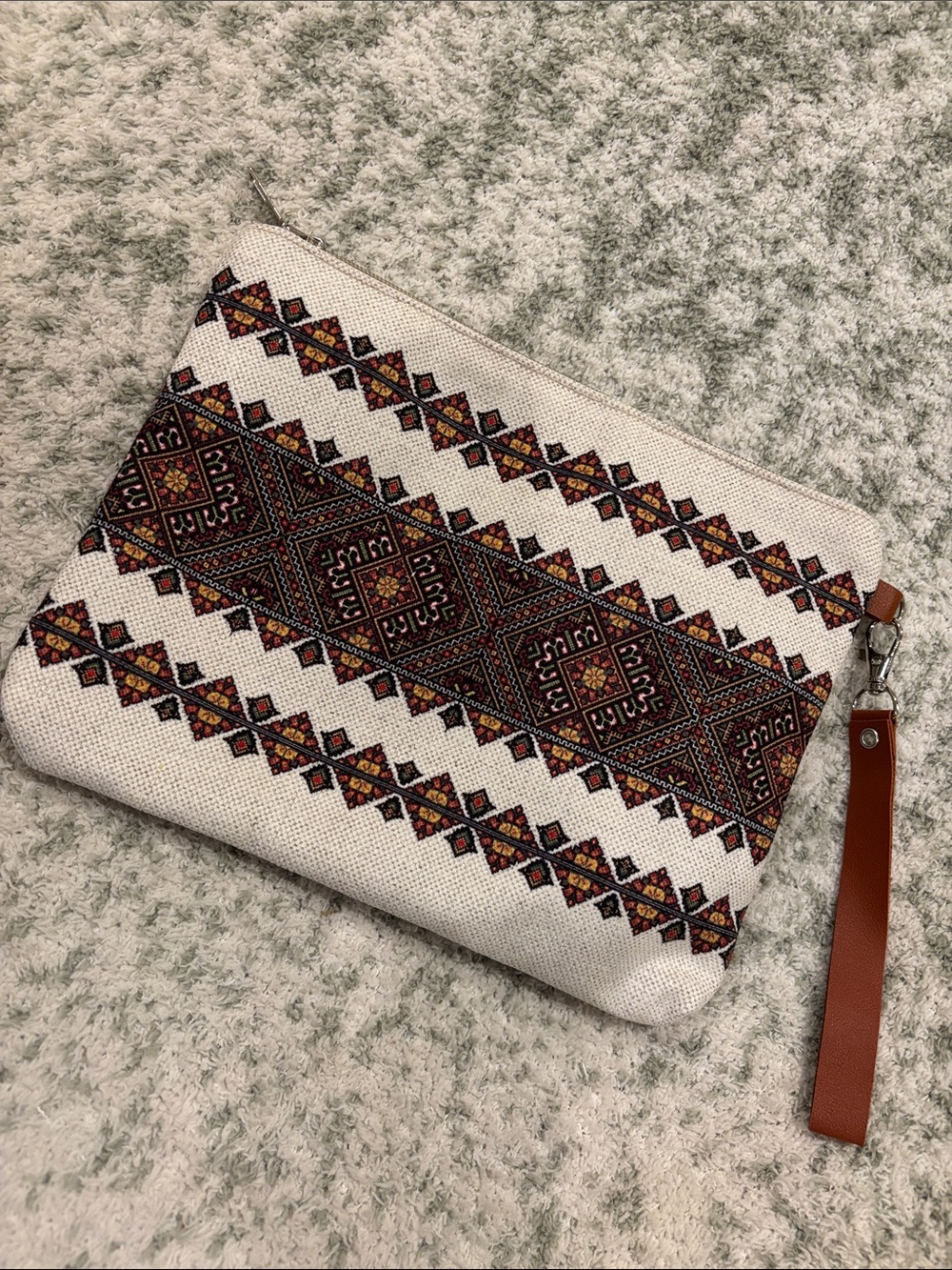 Ivory European Designed Wristlet Clutch Zipper Bag Wind Textile NWT 9.75x7.50”